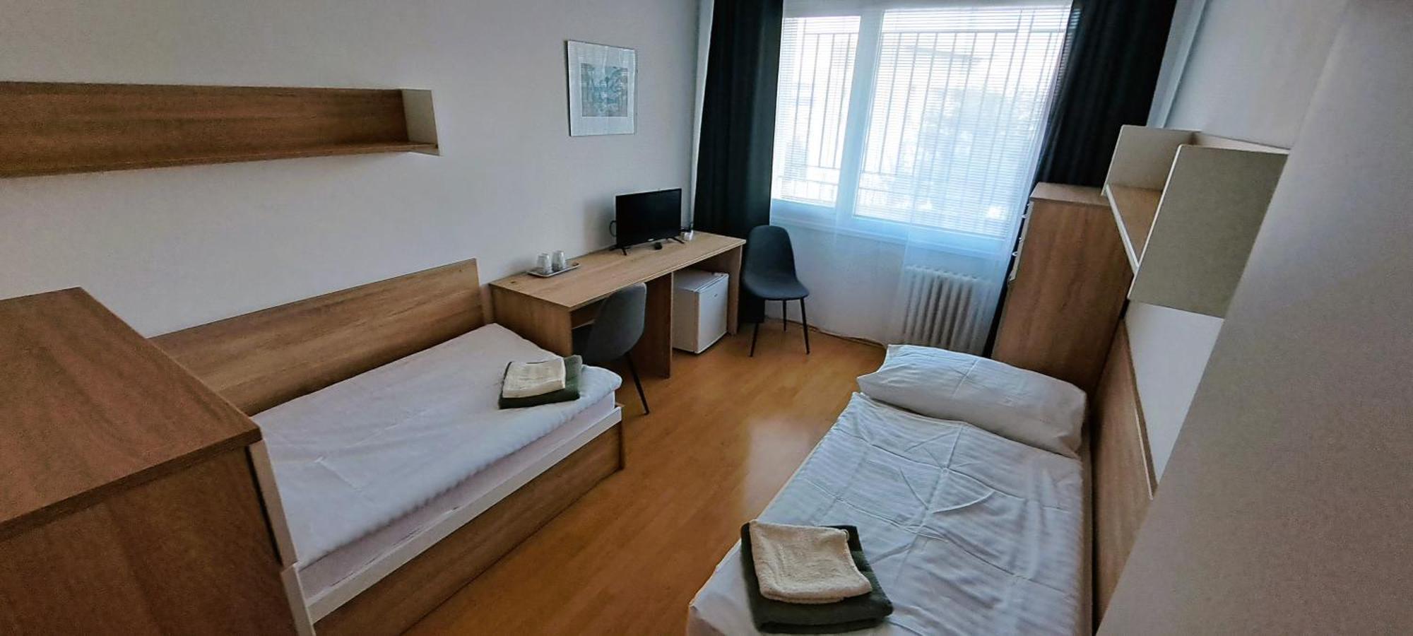 Skolsky Internat Medicka 2 Hotel Caşonia Exterior foto