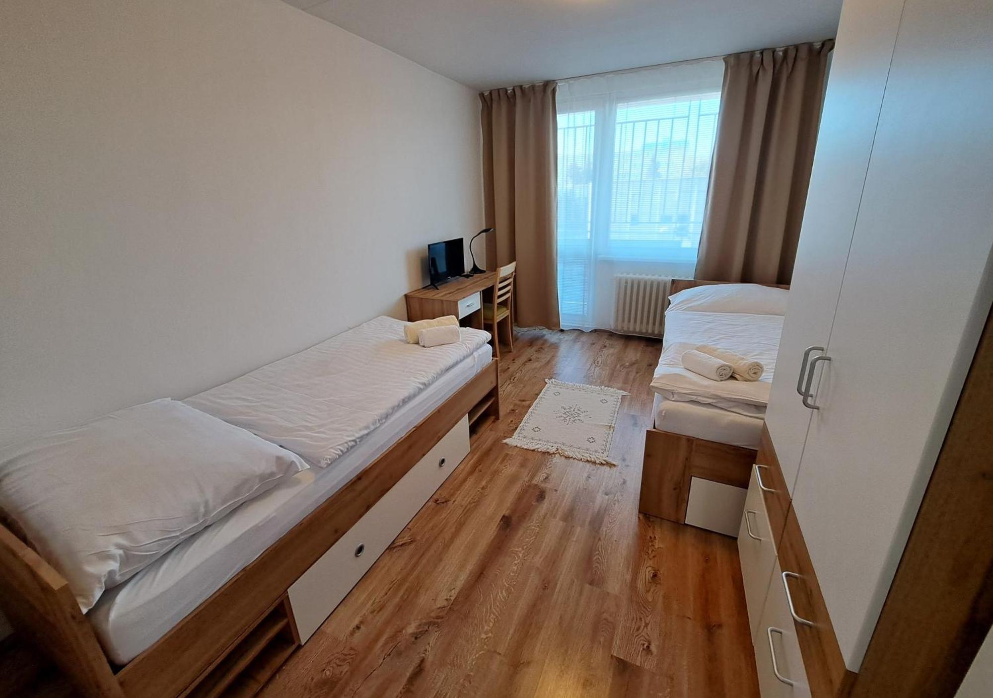 Skolsky Internat Medicka 2 Hotel Caşonia Exterior foto