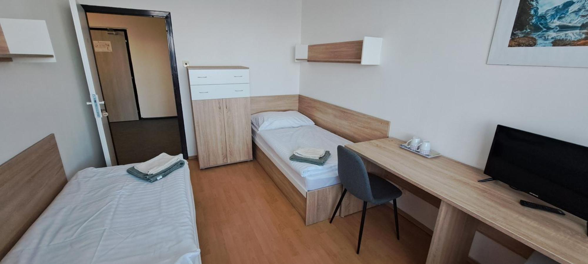 Skolsky Internat Medicka 2 Hotel Caşonia Exterior foto