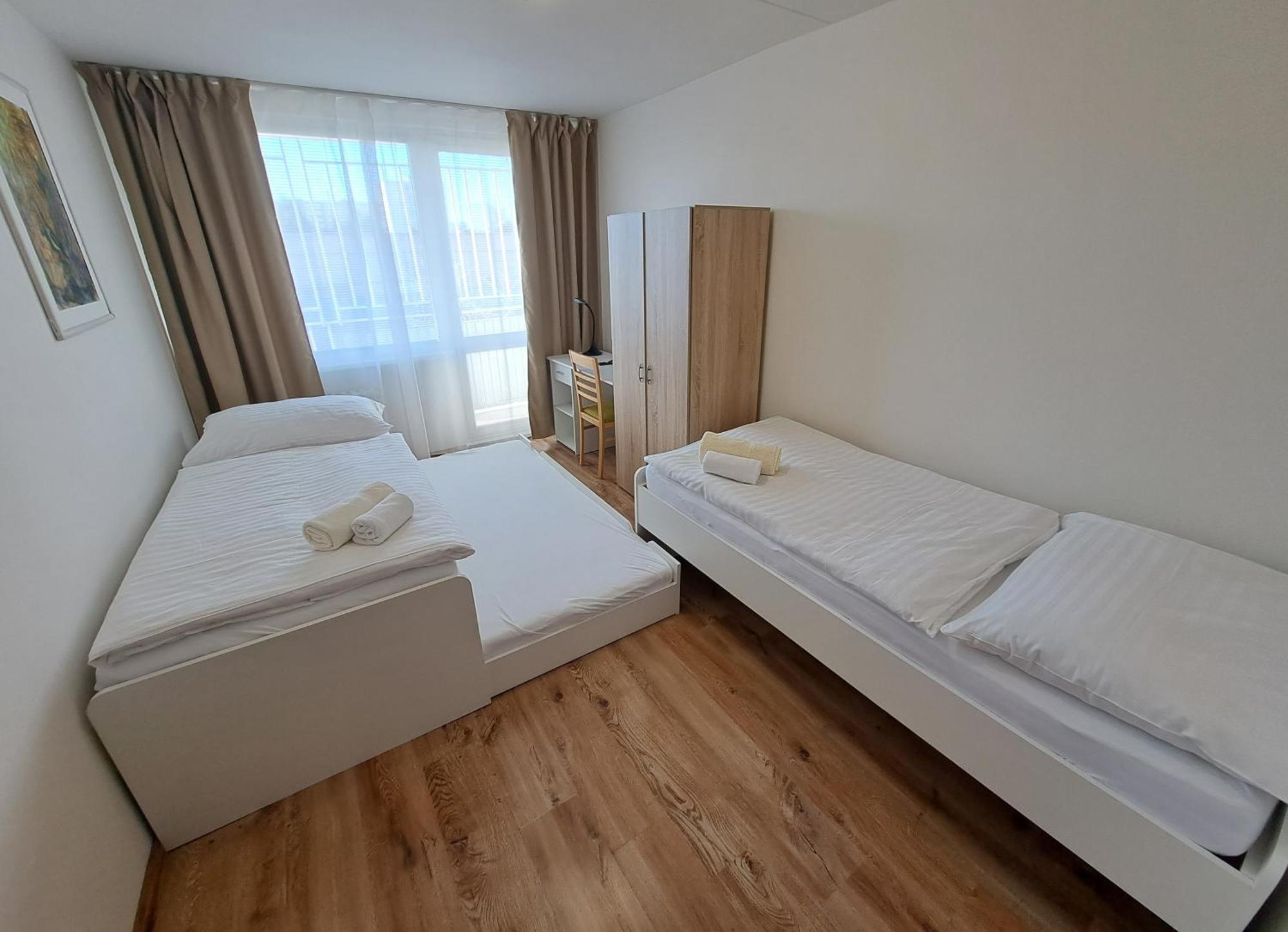 Skolsky Internat Medicka 2 Hotel Caşonia Exterior foto