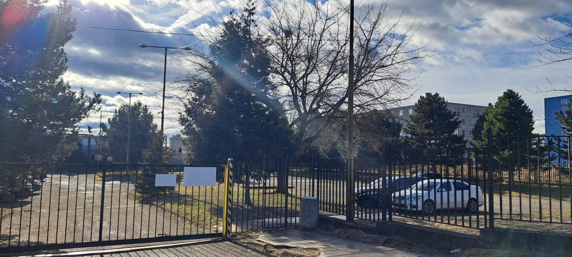 Skolsky Internat Medicka 2 Hotel Caşonia Exterior foto
