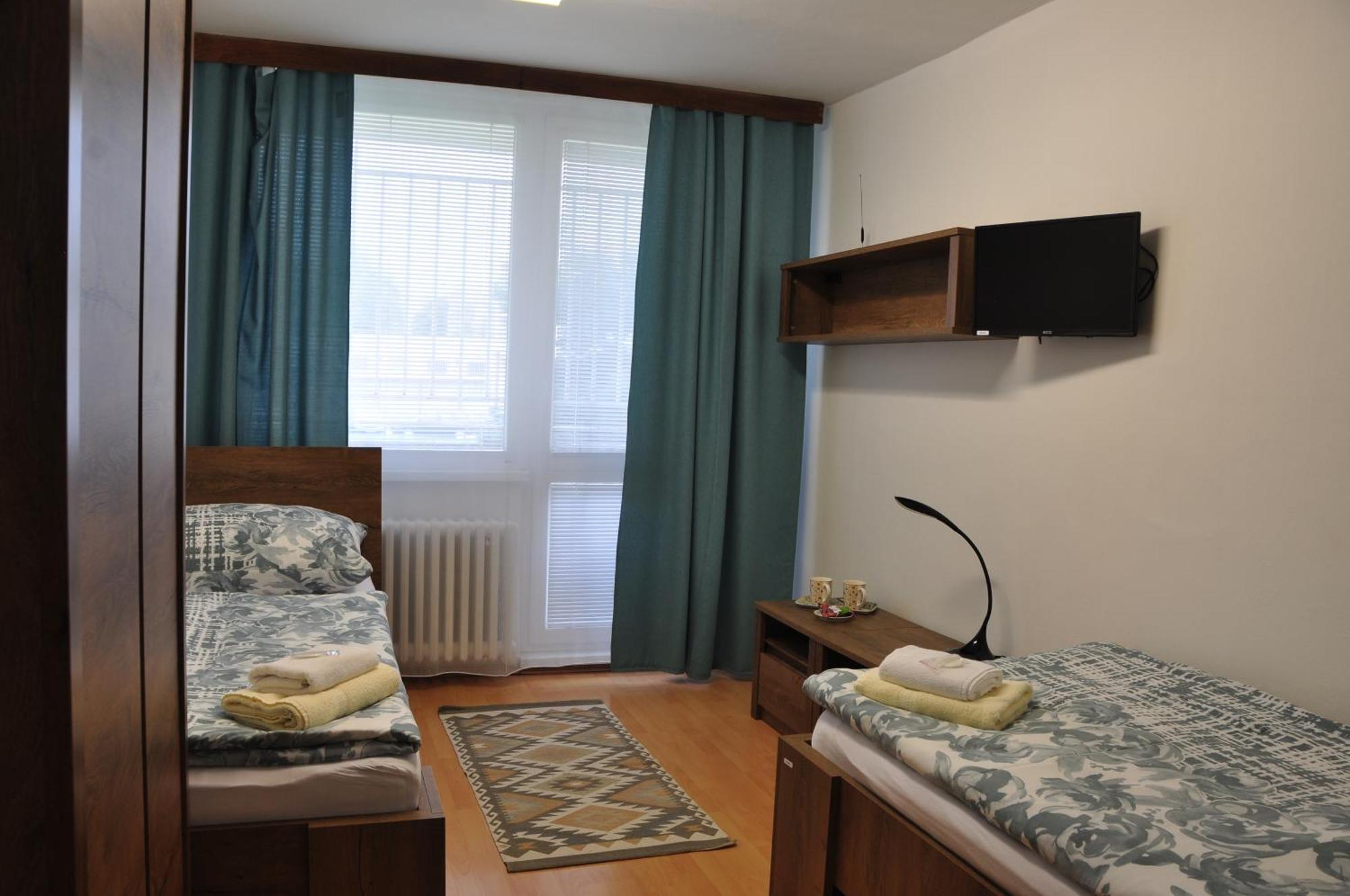 Skolsky Internat Medicka 2 Hotel Caşonia Exterior foto