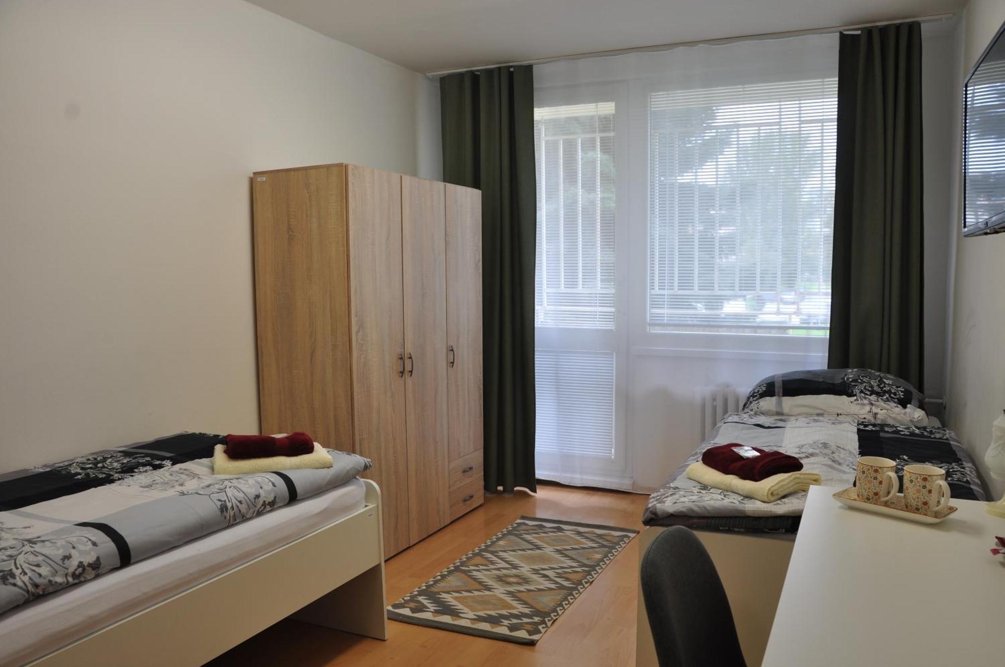 Skolsky Internat Medicka 2 Hotel Caşonia Exterior foto