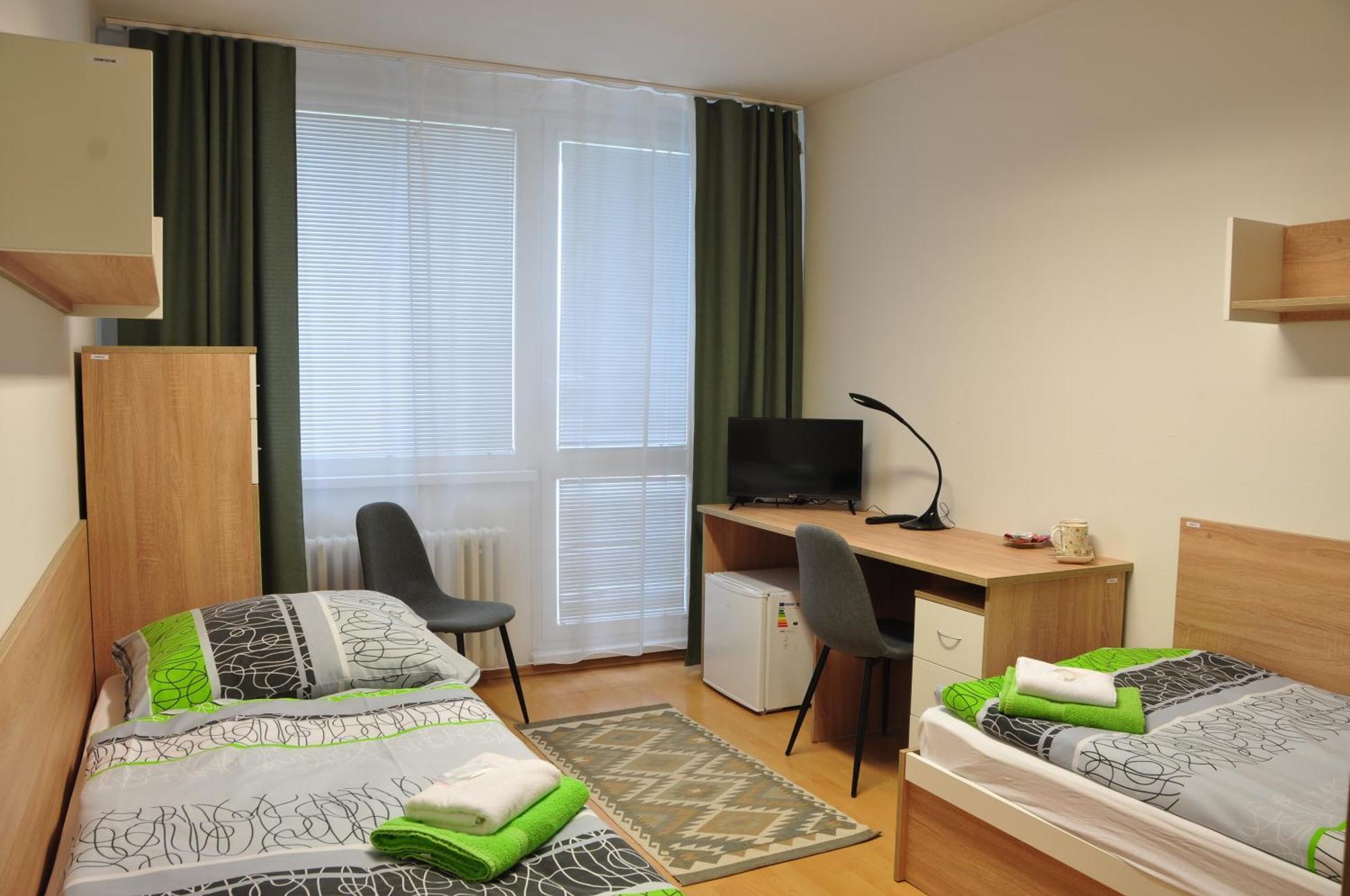 Skolsky Internat Medicka 2 Hotel Caşonia Exterior foto